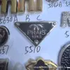 Venta Directa de Fábrica de Diversas Placas de Aleación de Zinc Marca Miao, Etiquetas de Letras Metálicas, Etiquetas Cosidas a Mano y Etiquetas para Ropa