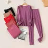 Conjunto de ropa interior térmica para mujer hecho de terciopelo cepillado de doble cara, engrosado, cuello redondo, adecuado para mediana edad y personas mayores, incluye parte superior e inferior