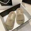 Chinelos Mao Mao femininos para uso externo 2022 novo estilo coreano ins moda calçados outono/inverno chinelos de pelúcia de uma tira para casa