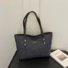Bolsa Tote Feminina Casual Simples 2026 Estampa Pendente Grande Capacidade para Ir ao Trabalho Compras Fresca Tendência Estilo Preguiçoso