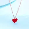 Moda Japonesa y Coreana Collar Pequeño de Corazón Rojo para Mujer, Colgante Simple y Dulce en Forma de Corazón, Cadena para Clavícula con Diseño de Nicho, Accesorios de Resina