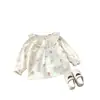 Nova coleção de primavera e outono: camisa soltinha com estampa floral, gola boneca, doce e delicada, para meninas