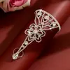 Pulsera floral de diamantes completos transfronteriza, anillo y pulsera de diamantes brillantes para bodas y fiestas de noche, accesorio de diamantes completos integrado elegante y moderno