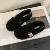 Sapatos Peludos de Pele de Ovelha com Solado Macio para Mulheres 2026, moda para usar ao ar livre com fivela, sapatos quentinhos de pelúcia estilo Birkenstock