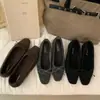 Sapatos Peludos com Laço Estilo Retrô Femininos Planos Bico Quadrado Sapatilhas Mary Janes Confortáveis Outono 2026