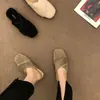 Mules de punta cerrada y suela plana para mujer, zapatos para uso en exteriores, nuevo estilo 2026, otoño e invierno, slip-on, medias zapatillas, zapatos peludos