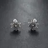 Brincos Cluster de Diamante Cheio de Novo Estilo Transfronteiriços para Homens, Modernos e Versáteis, Brincos de Flor de Íris em Forma de Cruz de Alto Padrão para Mulheres