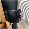 Bolso de Mano de Moda Vintage de Alta Gama para Mujer 2023 Nuevo Otoño/Invierno Gran Capacidad Bolso Cubo para el Trabajo Bolso de Hombro de Moda