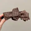 Pinza banana de satén plisado estilo francés para recogidos de mujer, pasador grande para coletas altas, pinza de agarre vertical con un toque de alta gama