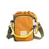 Bolso pequeño cuadrado de malla con cordón de colorblock estilo montaña con hebilla de cuerda colorida, bolso de hombro unisex para senderismo, bolso cruzado para botella de agua