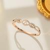 Pulsera brazalete de trébol de cuatro hojas V de alta gama europea y americana, brazalete de acero de titanio de moda, nuevo, simple, que no se desvanece, brazalete abierto, joyería para mujer