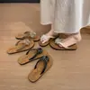 Chanclas Planas de Puntera Abierta con Fuegos Artificiales de Pedrería para Mujer Moda Verano 2026, Elegantes Sandalias de Tira de Dedo para Playa y Uso al Aire Libre
