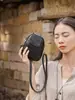 Bolsa de Teléfono Móvil de Cuero Genuino, Mini Bolsa Pequeña, Bolso de Mujer, Tendencia Caliente 2026, Moderno y Súper Popular, Bolso Cruzado de Hombro de Piel de Vaca de Primera Capa