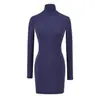 Ropa de Mujer al por Mayor Transfronteriza Estilo Europeo y Americano 2025 Otoño e Invierno Nuevo Vestido Cálido de Color Sólido con Forro de Felpa Delgado de Manga Larga