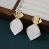 Pendientes Irregulares de Metal Cepillado, Nuevos Pendientes Populares de Metal Normcore, Lujo Accesible, Pendientes de Nicho de Gama Alta, Pendientes