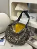 Bolsa de Lona Popular con Estampado de Leopardo de Este Año para Mujer Otoño e Invierno 2025 Nueva Moda Versátil Casual Ligera para Hombro Cruzada