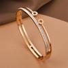 Pulseras de Acero de Titanio de Venta Caliente Transfronterizas Europeas y Americanas Moda de Lujo Ligero Simple Números Romanos Acero de Titanio Inoxidable Joyería para Mujer