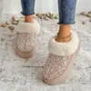 Botas de nieve cortas de suela gruesa transfronterizas para mujer, nuevo modelo de invierno 2026, con lentejuelas, forradas de felpa, engrosadas, zapatos de algodón cálidos al por mayor