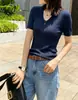 Hongmi Apparel/2026 Blusa de tricô com gola U de manga curta para mulheres, modelagem justa, afina a silhueta, cor sólida, fina, adequada para o trabalho, blusa elegante