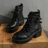 Botas de tornozelo quadradas da moda com fivela e solas grossas para mulheres, nova coleção outono/inverno 2026, cadarço frontal, estilo britânico, botas Martin estilosas