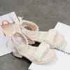 Sandálias Infantis 2026 Verão Novas Tendência Moda Sapatos de Princesa com Solas Macias para Crianças Maiores e Estudantes, Sandálias de Uma Tira para Meninas