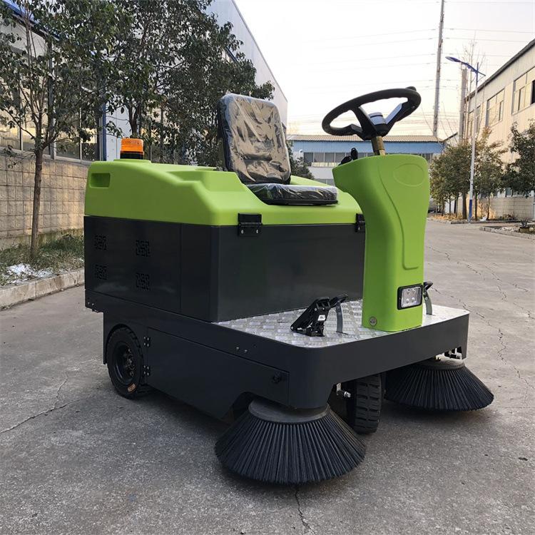 1400扫地车 (5)