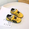 Zapatillas de Entrenamiento Alemanas para Niños Otoño 2025 Nuevas Estilo Coreano Zapatillas Deportivas para Niños Casual Versátil Zapatillas de Tabla de Suela Suave de Caña Baja para Niñas