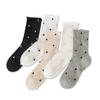 Calcetines de felpa grises para mujer Joker punto de onda algodón sin costuras calcetines de tubo primavera y verano transpirables delgados calcetines de malla viento ins al por mayor