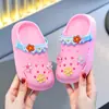 Sandálias infantis, sapatos de interior de verão antiderrapantes com sola macia para bebês e crianças pequenas, meninos e meninas, tamancos de bico fechado, sapatos de calcanhar fechado