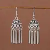 Brincos Exóticos Mais Vendidos, Argolas de Orelha Clássicas Elegantes Estilo Vintage Artístico, Brincos Versáteis com Pingente de Franja Vazado da Moda