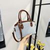 Bolsa de Mão Pequena Feminina Nova de Verão 2026, Bolsa Quadrada Elegante e Simples, Bolsa de Ombro e Transversal da Moda