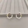 Pendientes Europeos y Americanos con Perlas en Forma de Letra C, Modernos y Elegantes, Diseño de Incrustaciones Inspirado en Chanel, Versátiles para Citas y el Trabajo, Retro