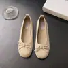 Zapatos Individuales Rojos de Gamuza para Mujer, Nuevo Estilo Primavera, Sin Cordones de Punta Baja, Mocasines Planos de Ballet Estilo Hada Gentil Vintage