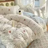 Conjunto de cuatro piezas estilo princesa coreana con volantes de encaje, conjunto de tres piezas de gasa de doble capa de algodón fresco estilo ins con dibujos animados para dormitorio