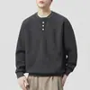 Modelo 2026 [tejido plano compuesto floral] 320g estilo 'old money' sudadera de punto para hombre otoño, imitación de dos piezas, cuello henley