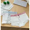 Calcinha de bolinhas, calça de algodão puro de quatro cantos, novo design de entrepernas antibacteriano, estampa de laço, roupa íntima feminina simples e versátil