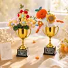 Regalo para el Día del Maestro: un ramo de trofeo de girasol tejido, de alta calidad y terminado, perfecto como un regalo considerado tanto para maestras como para maestros de jardín de infantes