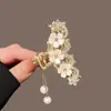 Borla de Flor Dulce para Cabello Semi-Recogido Pasador de Jazmín para Mujer Pinza de Garra para Cola de Caballo Alta Clip de Tiburón Fijo Anticolapso Parte Posterior de la Cabeza