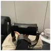 Bolso de Mujer Textura Gamuza Moda Otoño e Invierno 2025 Nuevo Gran Capacidad Color Sólido Simple Cilíndrico Correa Ancha Cruzado al Hombro