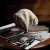 Cachemira 2026 Otoño/Invierno Nuevo Estilo para Mujer de Gama Alta Tejido Color Cálido Bloque de Color Jacquard Gorro con Protección para Orejas Tejido Casual Cubre Cabeza