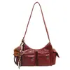 Nova bolsa de ombro estilo workwear retrô 2026 para mulheres, grande capacidade, múltiplos bolsos, couro macio, design de urso, bolsa transversal