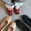 Zapatos Planos de Mujer de Piel de Vaca de Primera Capa, Boca Baja, Estilo Nuevo de Otoño, Completamente de Cuero por Dentro y por Fuera, Punta Redonda, Lazo, Zapatos de Suela Blanda Pulidos en Color