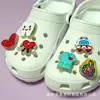 Zuecos Médicos LED Parpadeantes de Dibujos Animados de Venta Caliente Transfronteriza Accesorios para Zapatos de Florales DIY Zapatos de Jardín Listos para Usar Hebillas Decorativas Personalizadas