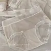 Calcinha de Seda Gelada com Bolinhas para Mulheres, Sensação Fresca de Pele Nua, Delicada, Fina de Verão, que Abraça o Quadril, Respirável, Antibacteriana, Forro 100% Algodão, Modelo Tanga