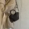 Bolso de cubo tejido de diseño único para mujer, nuevo bolso de moda 2026 versátil para hombro y cruzado, bolso pequeño de alta calidad