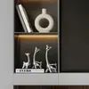 Adornos Creativos y Sencillos de Lujo Ligero Plateado Galvanizado Cerámica Familia de Cuatro Ciervos para Mueble de TV, Vinoteca y Decoraciones de Mesa