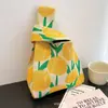 Sacola de Presente, Bolsa de Mão para Casamento, Bolsa de Doces de Tricô para Casamento, Lembrança de Carro Elétrico para Bebê de Um Ano, Bolsa Portátil para Celular