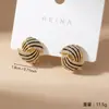Brincos de tarraxa de alta qualidade, ultra brilhantes, com listras pretas totalmente cravejadas em diamantes, de design exclusivo, estilo moderno e minimalista, populares entre influenciadoras femininas
