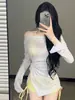 Conjunto de cover-up de una manga larga con estampado de estrellas degradadas para chica dulce con shorts ajustados a la cadera con cordón, atuendo de dos piezas, estilo puro y seductor, efecto adelgazante para mujer