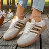 Zapatos de Entrenamiento Alemanes de Talla Grande para Primavera y Otoño, Tenis Blancos con Estampado de Leopardo Retro para Mujer, Tenis Casuales Versátiles de Encaje con Punta Redonda para Cruce de Fronteras